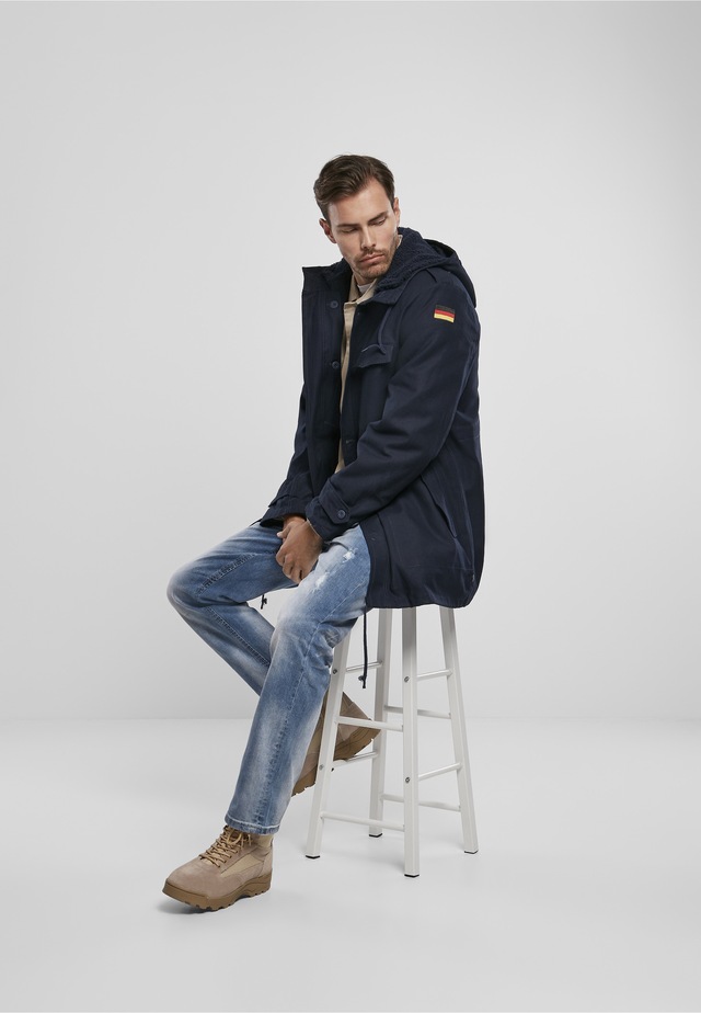 Brandit Allwetterjacke »Brandit Herren BW Flag Parka« 1 Stk. tlg. mit Kapuze
