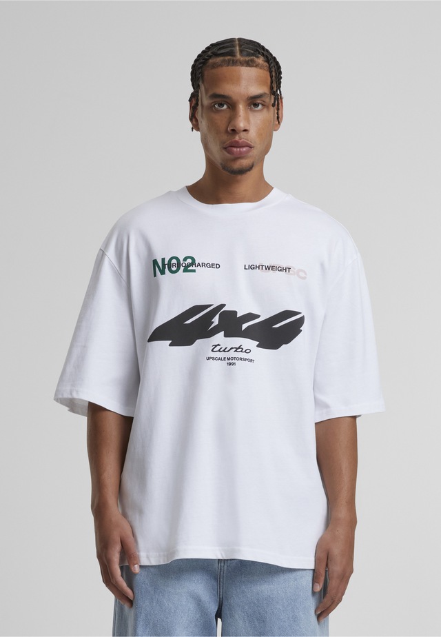 Upscale by Mister Tee T-Shirt »Upscale by Mister Tee Motorsport Heavy Oversize Sleeve Tee« 1 Stk.