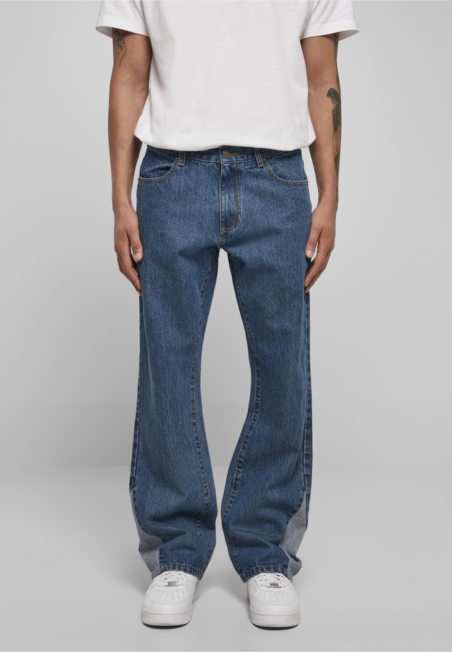 URBAN CLASSICS Bequeme Jeans »Urban Classics Herren Organic Triangle Denim« 1 Stk.