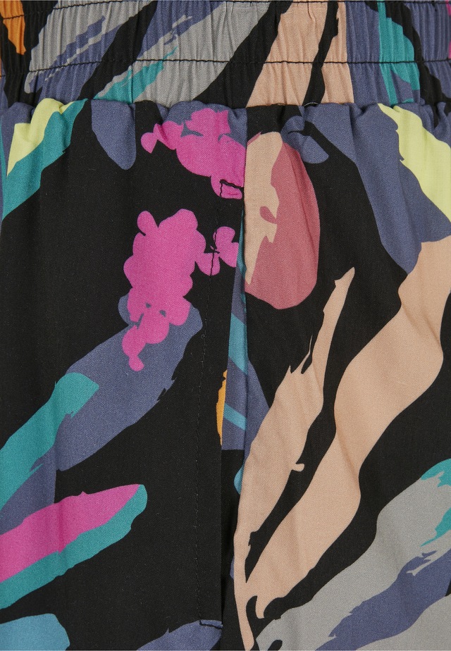 URBAN CLASSICS Stoffhose »Urban Classics Damen Ladies AOP Viscose Resort Shorts«