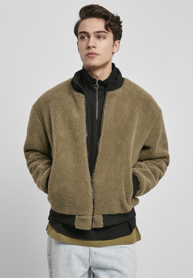 URBAN CLASSICS Winterjacke »Urban Classics Herren Boxy Sherpa Jacket« 1 Stk. tlg. ohne Kapuze
