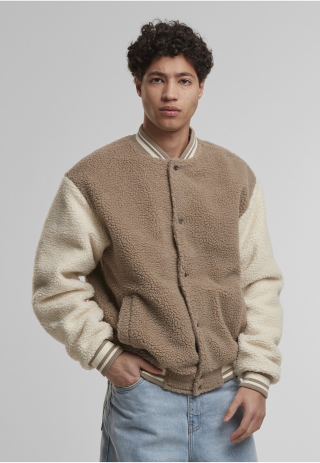 URBAN CLASSICS Collegejacke »Urban Classics Teddy College Jacket« 1 Stk. tlg. ohne Kapuze