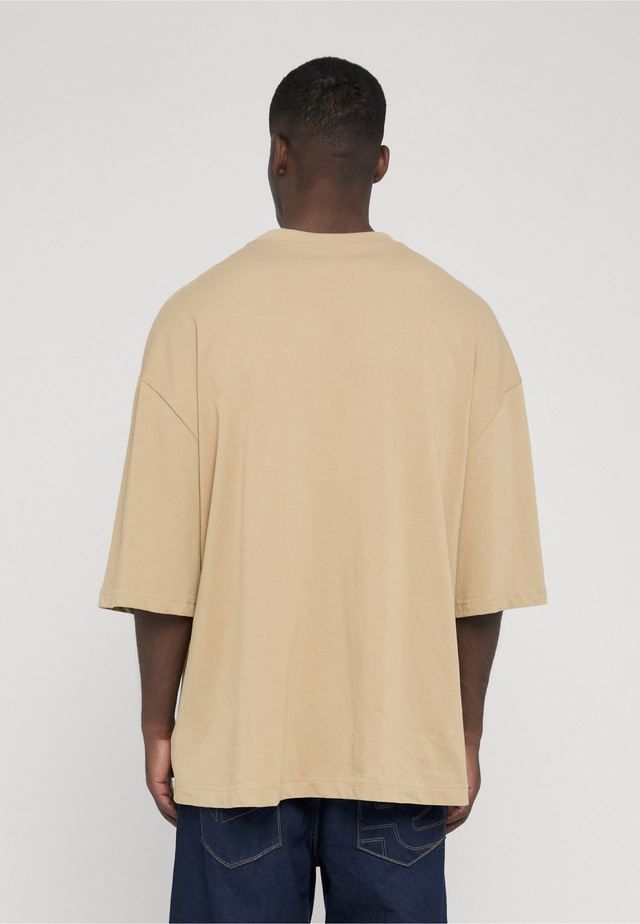 Merchcode T-Shirt »Merchcode Herren K Heart Huge Tee« 1