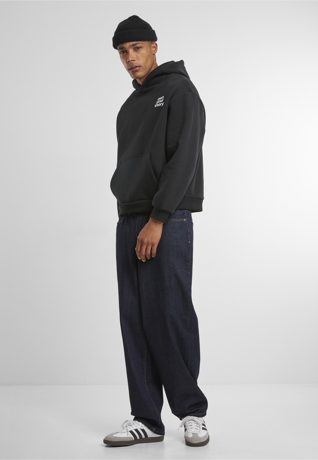 Upscale by Mister Tee Kapuzenpullover »Upscale by Mister Tee Wild Stories Fluffy Hoody« 1