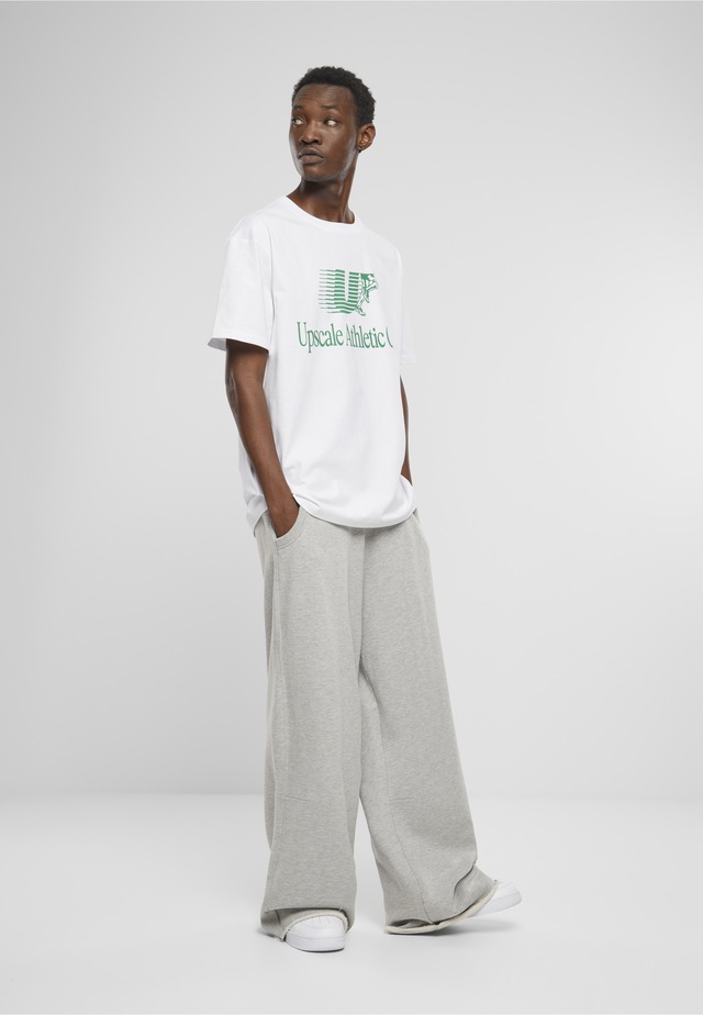 Upscale by Mister Tee T-Shirt »Upscale by Mister Tee Herren Athletic Club Heavy Oversize Tee« 1 Stk.