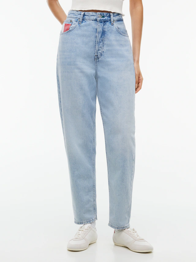 Tommy Jeans Mom-Jeans »MOM JEAN UH TPR RW« Ultra High Waist, Tapered Fit