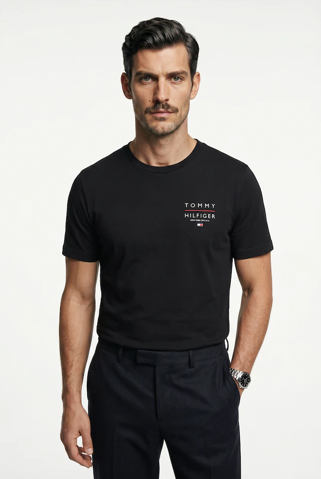 Tommy Hilfiger T-Shirt »BRAND LOVE LEFT CHEST RWB TEE« regular fit, Rundhals
