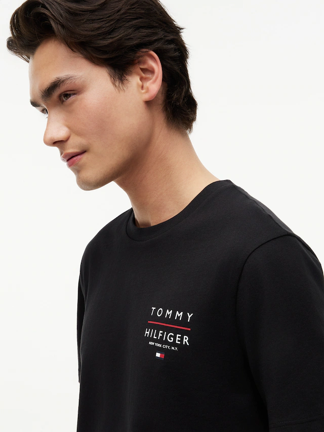 Tommy Hilfiger T-Shirt »BRAND LOVE LEFT CHEST RWB TEE« regular fit, Rundhals