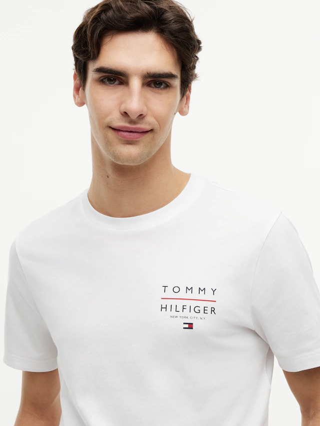 Tommy Hilfiger T-Shirt »BRAND LOVE LEFT CHEST RWB TEE« regular fit, Rundhals