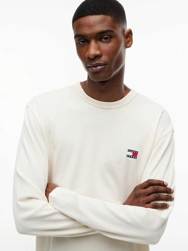 Tommy Jeans Langarmshirt »TJM REG BADGE TEE LS EXT«
