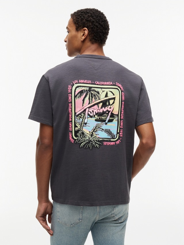Tommy Jeans T-Shirt »TJM RELAXED NOVELTY« relaxed Fit mit strukturierter Rückengrafik