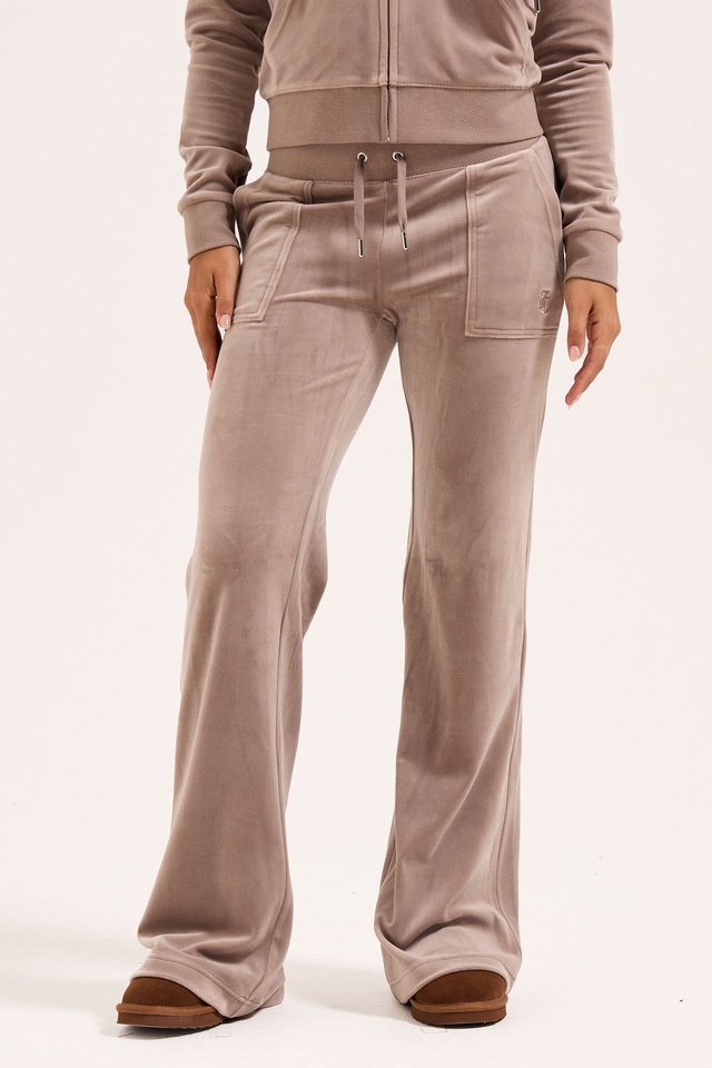 Juicy Couture Sweathose »LAYLA LOW RISE POCKETED FLARE PANT. Damen« Trainingshose Damen, Sweathose, Velour, Jogginghose mit Glitzer, Sale