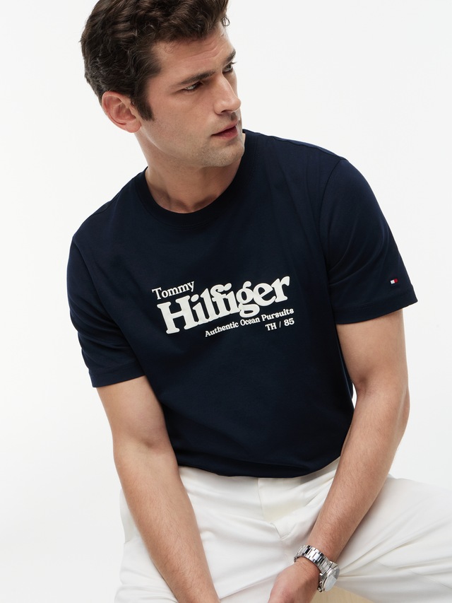 Tommy Hilfiger T-Shirt »NAUTICAL CHEST GRAPHIC REGULAR«
