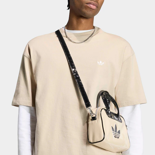 adidas Originals T-Shirt »TREFOIL ESSENTIALS, LOCKER GESCHNITTEN« für Erwachsene, mit Rundhalsausschnitt, ohne Verschluss, aus Baumwolle