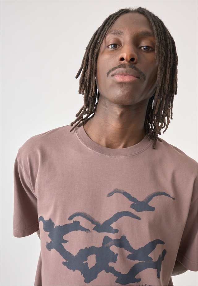 Cleptomanicx T-Shirt mit coolem Frontprint