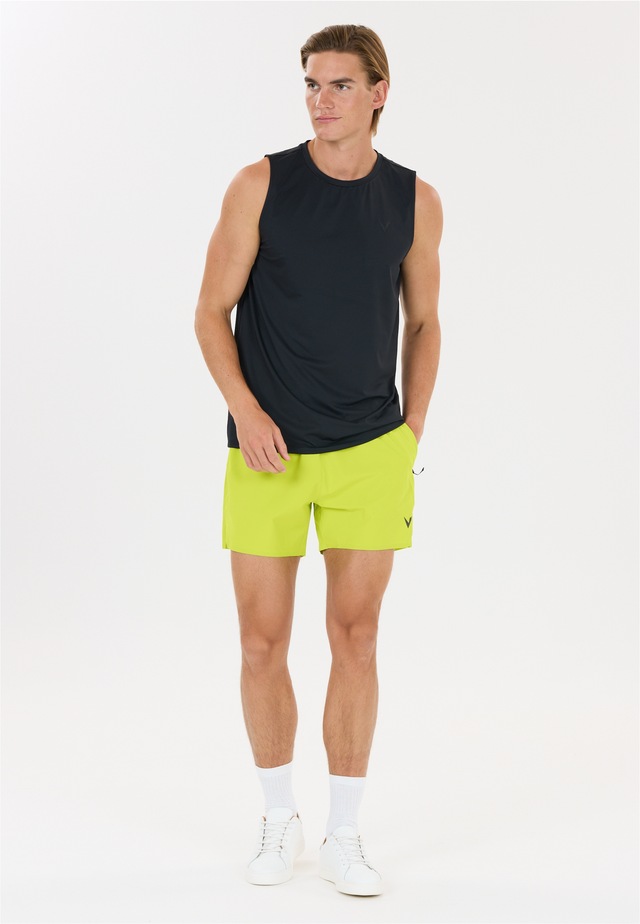 Virtus Shorts »Mack« mit wasserabweisender Eigenschaft