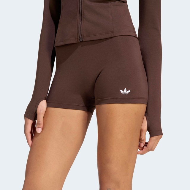 adidas Originals Shorts »ESSENTIALS, POLYESTER« sportlicher Stil, ohne Verschluss, aus Polyester, enger Schnitt