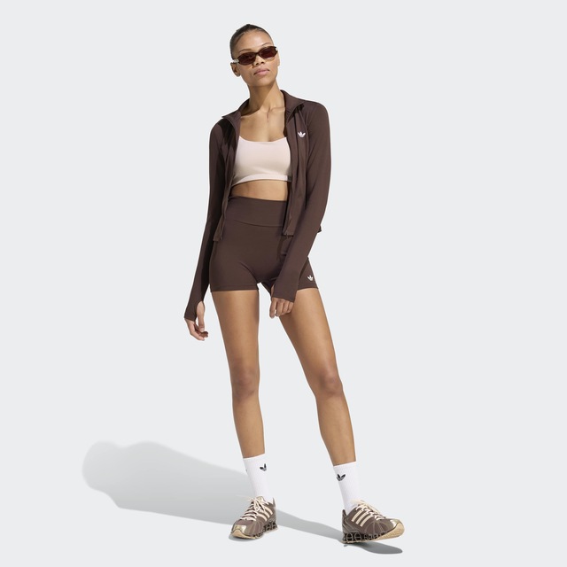 adidas Originals Shorts »ESSENTIALS, POLYESTER« sportlicher Stil, ohne Verschluss, aus Polyester, enger Schnitt