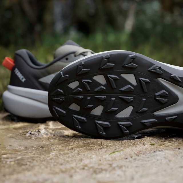 adidas TERREX Trailrunningschuh »TRACEFINDER PLUS« für mehr Grip