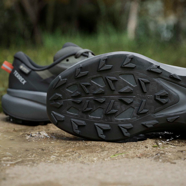 adidas TERREX Trailrunningschuh »TRACEFINDER PLUS GORE-TEX« wasserdicht