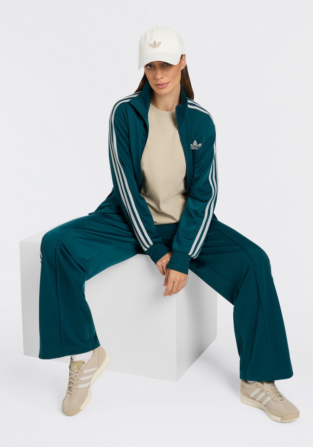 adidas Originals Sportsocken »3-STREIFEN HIGH CREW, 3 PAAR« 3 Paar tlg. wadenlange Passform, 3er-Pack, für Erwachsene
