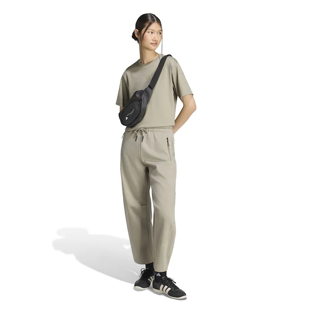 adidas Sportswear T-Shirt »ADIDAS Z.N.E« sportlicher Stil, mit Rundhalsausschnitt, ohne Verschluss