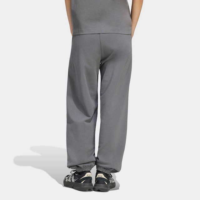 adidas Sportswear Sporthose »ADIDAS KIT, LOCKER GESCHNITTEN, BÜNDCHEN, KLEINES LOGO« KIT Sporthose, schwere Premium-Qualität, robuste Stoffstruktur
