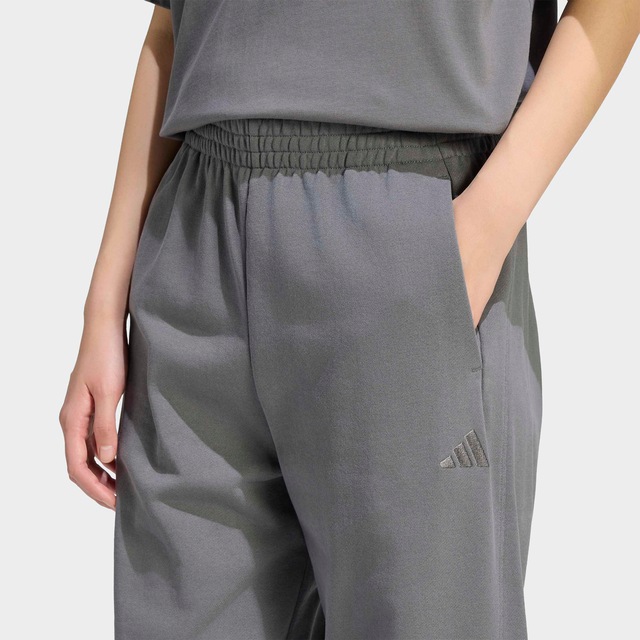 adidas Sportswear Sporthose »ADIDAS KIT, LOCKER GESCHNITTEN, BÜNDCHEN, KLEINES LOGO« KIT Sporthose, schwere Premium-Qualität, robuste Stoffstruktur