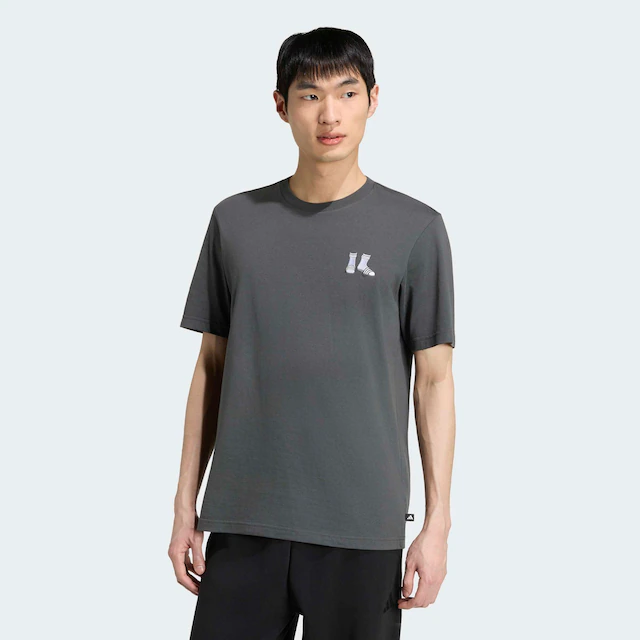 adidas Sportswear T-Shirt »GRAFIK, SOMMERLICHE STICKEREI« mit Rundhalsausschnitt, ohne Verschluss, sportlicher Stil