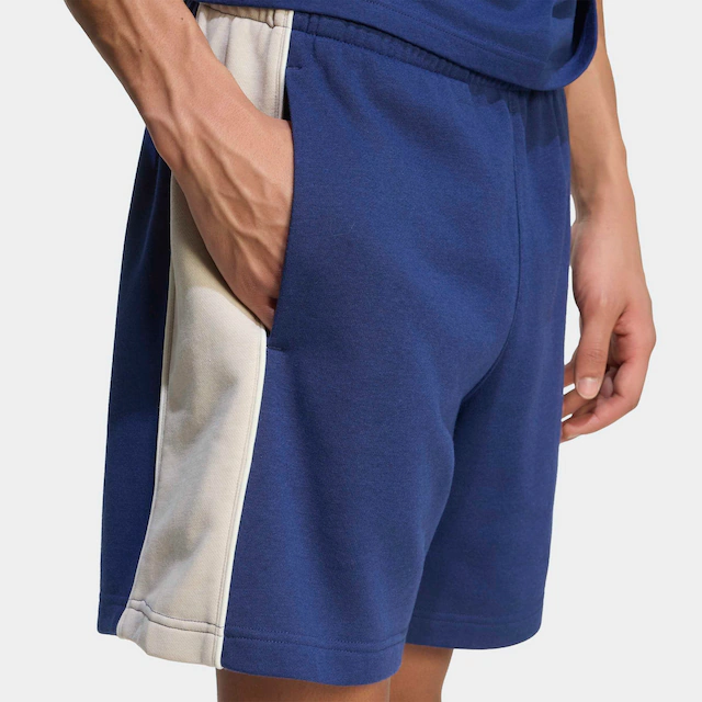adidas Sportswear Shorts »SEASONAL ESSENTIALS FLEECE-, COLOURBLOCKING« ohne Verschluss, aus Baumwolle, Polyester und Viskose, normale Weite