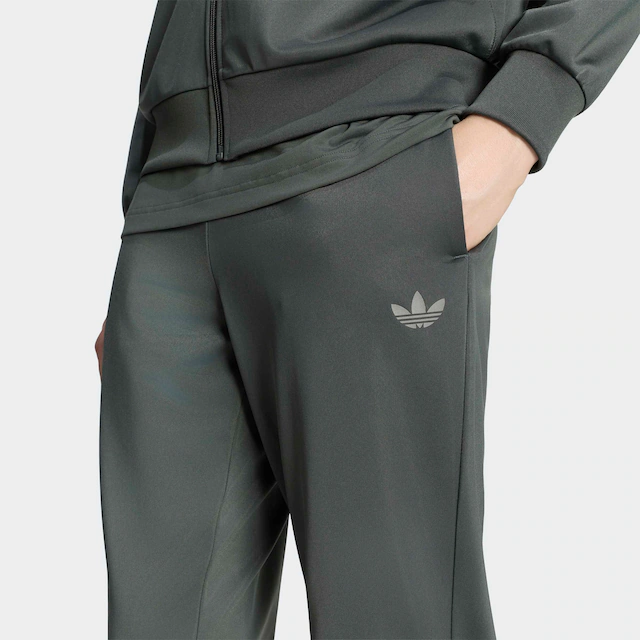 adidas Originals Trainingsanzug »TECH TREFOIL ESSENTIALS« 2 zweiteiliges Set, für Erwachsene, aus Polyester