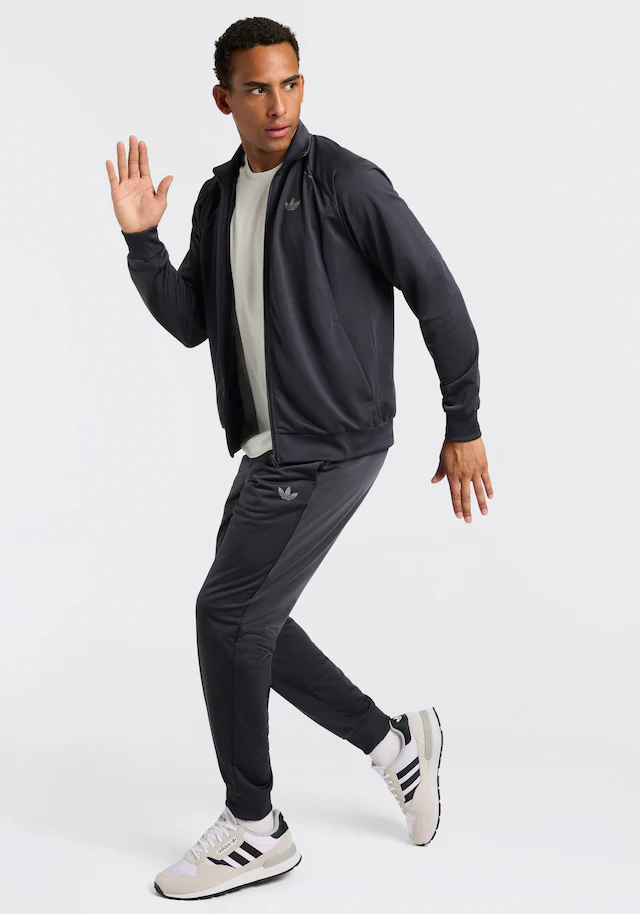 adidas Originals Trainingsanzug »TECH TREFOIL ESSENTIALS« 2 zweiteiliges Set, für Erwachsene, aus Polyester