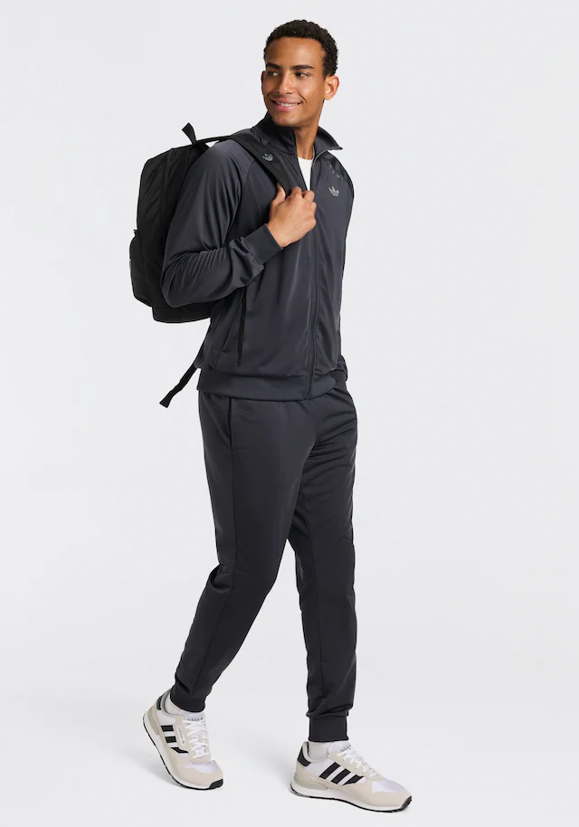 adidas Originals Trainingsanzug »TECH TREFOIL ESSENTIALS« 2 zweiteiliges Set, für Erwachsene, aus Polyester