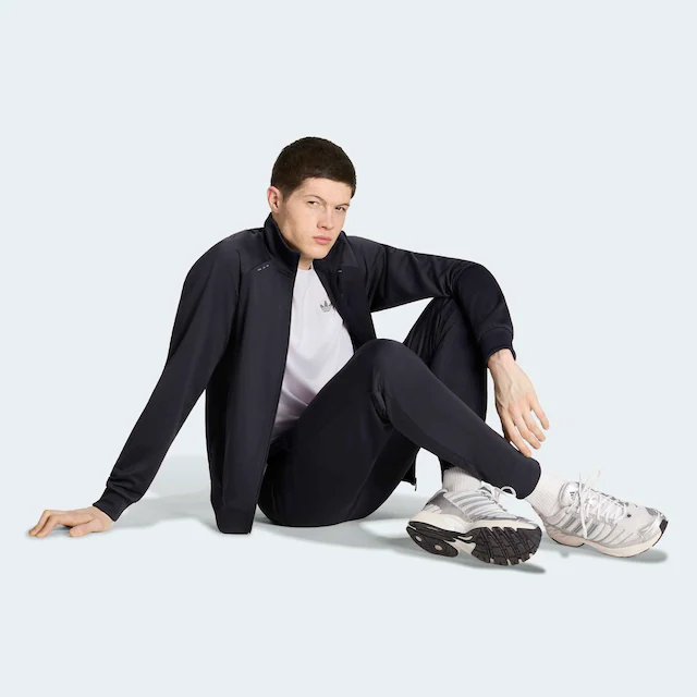 adidas Originals Trainingsanzug »TECH TREFOIL ESSENTIALS« 2 zweiteiliges Set, für Erwachsene, aus Polyester