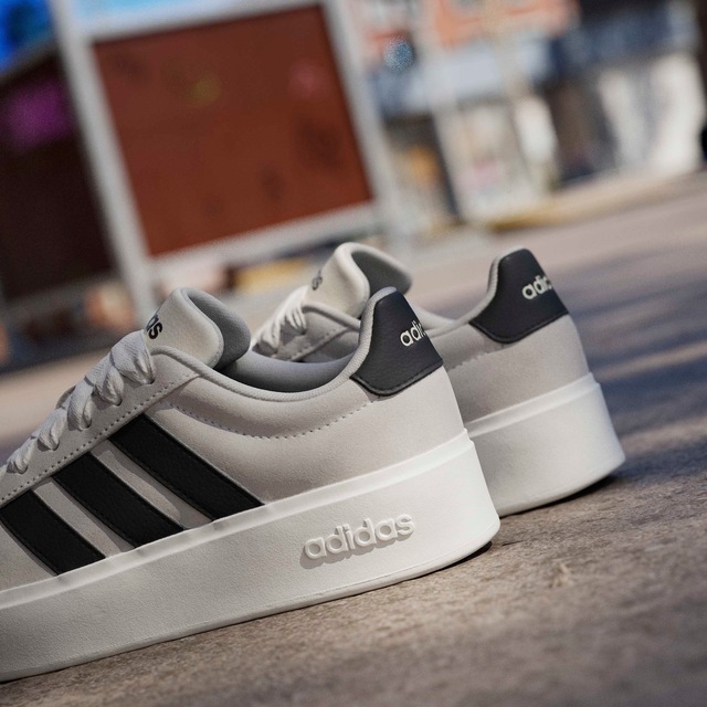 adidas Sportswear Plateausneaker »STREETTALK BOLD« inspiriert vom Design des adidas Superstar, mit Leo Print