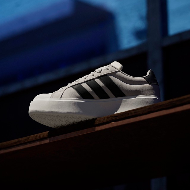 adidas Sportswear Plateausneaker »STREETTALK BOLD« inspiriert vom Design des adidas Superstar, mit Leo Print