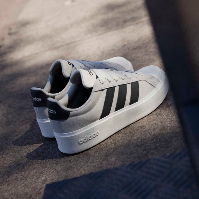 adidas Sportswear Plateausneaker »STREETTALK BOLD« inspiriert vom Design des adidas Superstar, mit Leo Print