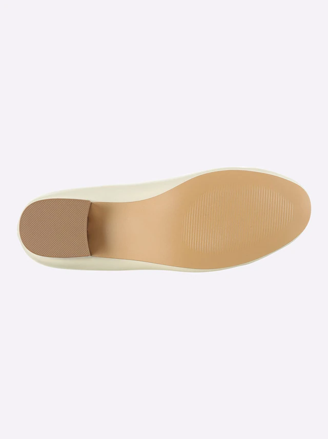 Casual Looks Pumps