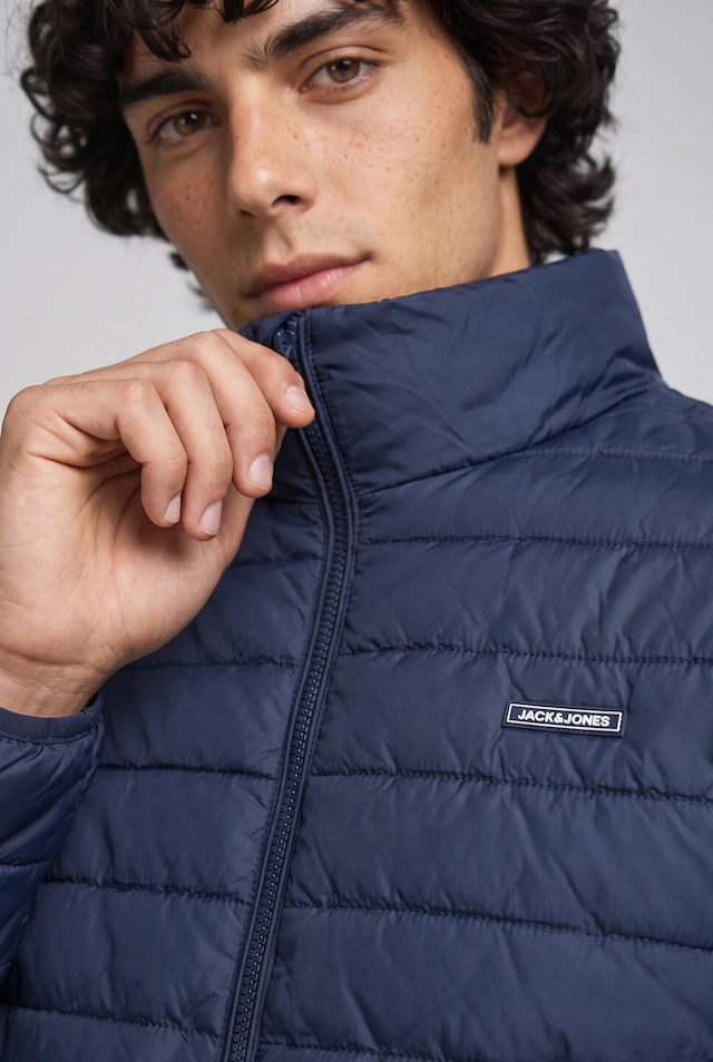 Jack & Jones Steppjacke »JJELVIS LIGHT PUFFER COLLAR« Kunstfaser, regular fit
