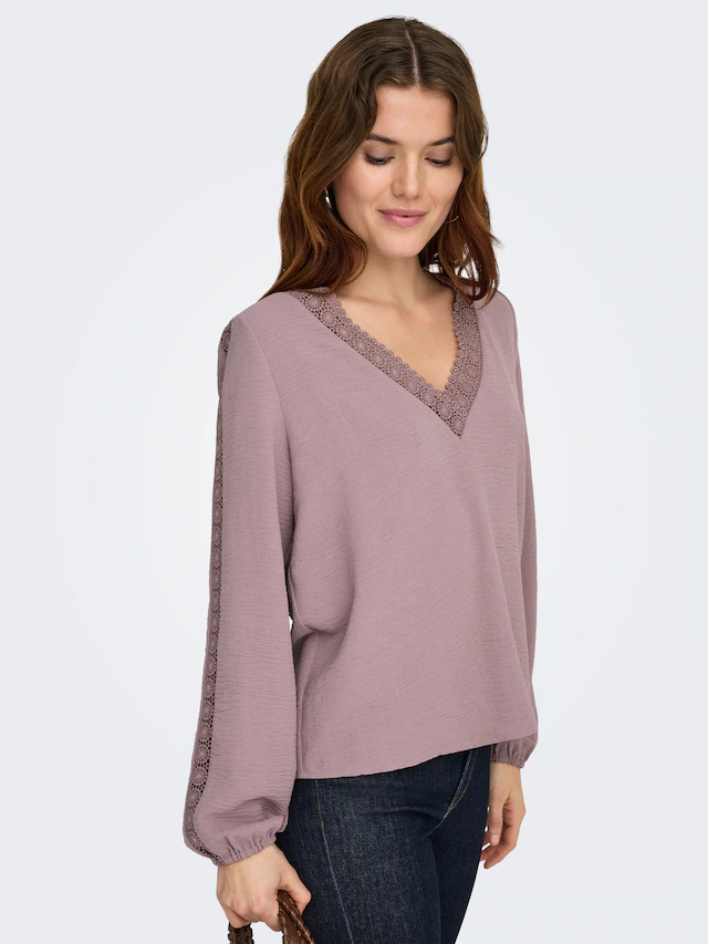 ONLY Langarmbluse »ONLGREGOR METTE LS LACE TOP WVN« Kunstfaser, regular fit, V-Ausschnitt, Regular Waist