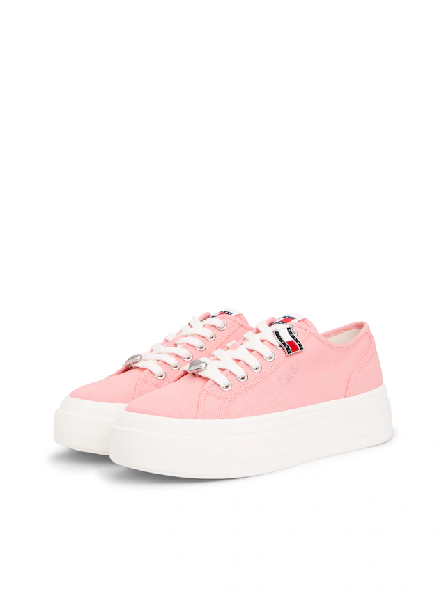 Tommy Jeans Plateausneaker »TJW FLATFORM SNEAKER CHARMS« Halbschuh, Schnürer, Freizeischuh mit kleiner TJ-Flagge als Anhänger