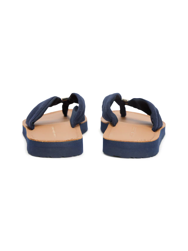 Tommy Hilfiger Zehentrenner »TH LTR FOOTBED SUMMER SANDAL« Sommerschuh, Strandschuh, Dianette, Flat mit Logoemblem