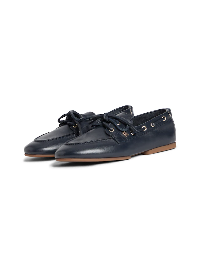 Tommy Hilfiger Bootsschuh »TH SLEEK LEATHER BOAT SHOE« Bootsschuh, Businessschuh mit Blockabsatz und Ösen mit Durchzug