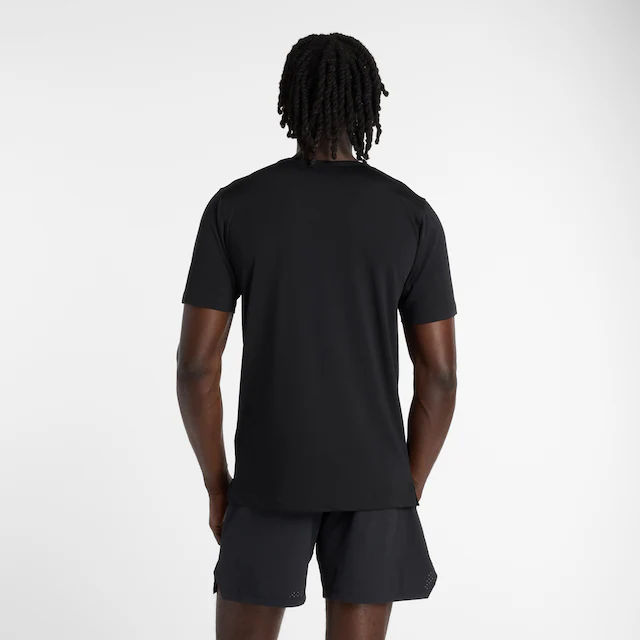 New Balance Trainingsshirt »SPORT ESSENTIALS UTILITY T-SHIRT« atmungsaktiv, schnell trocknend, aus Polyester
