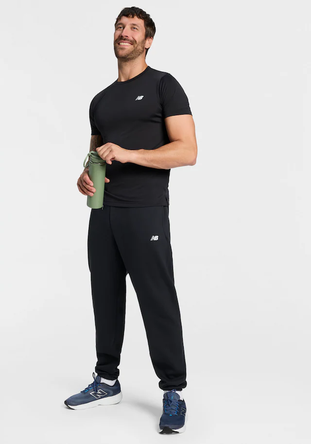 New Balance Trainingsshirt »SPORT ESSENTIALS UTILITY T-SHIRT« atmungsaktiv, schnell trocknend, aus Polyester