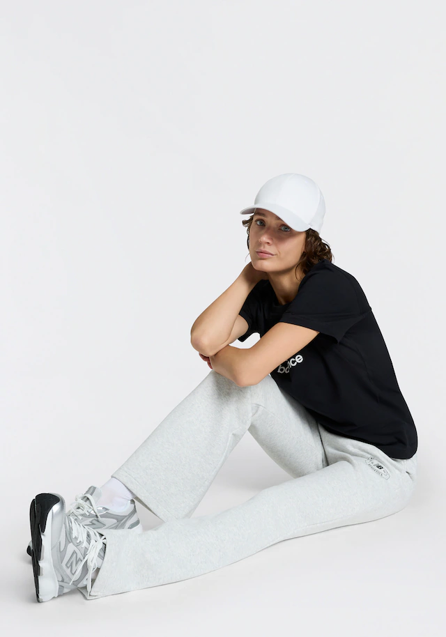 New Balance Sweathose »REIMAGINED FLEECE PANT« für Erwachsene, lange Hosenform, mit klarer Linienführung
