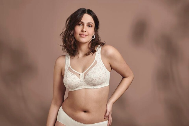 Anita since 1886 Bügelloser BH »Clara Art« mit Formblende, dreigeteilte Cups, mit Komfortträger, feminin, bequem