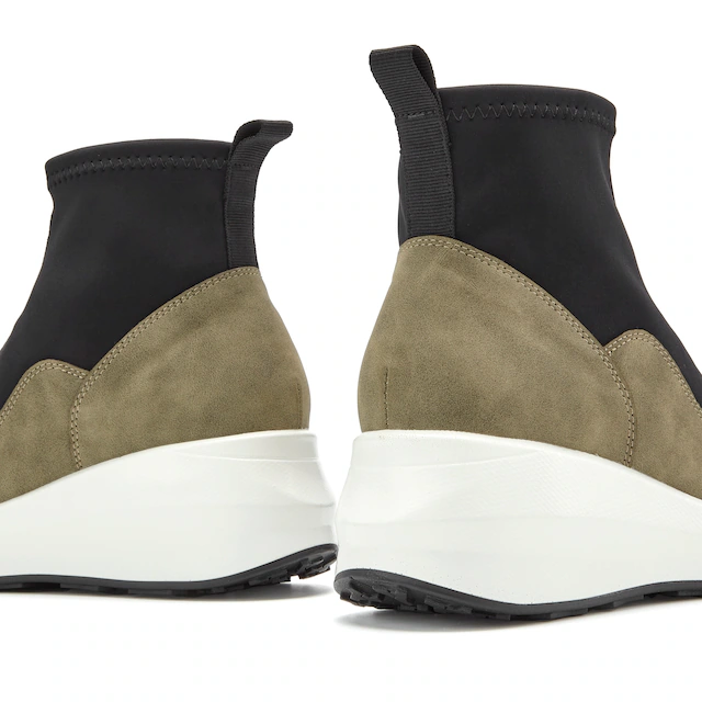 LASCANA Stiefelette »Sneaker, Keilstiefelette, Freizeitschuh« NEU mit innenliegendem Keilabsatz und Frontreißverschluss VEGAN