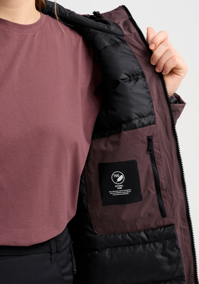 Jack Wolfskin Daunenmantel »FIORA BAY COAT W RDS« für sportliche Outdoor- und Wandereinsätze, langer Schnitt