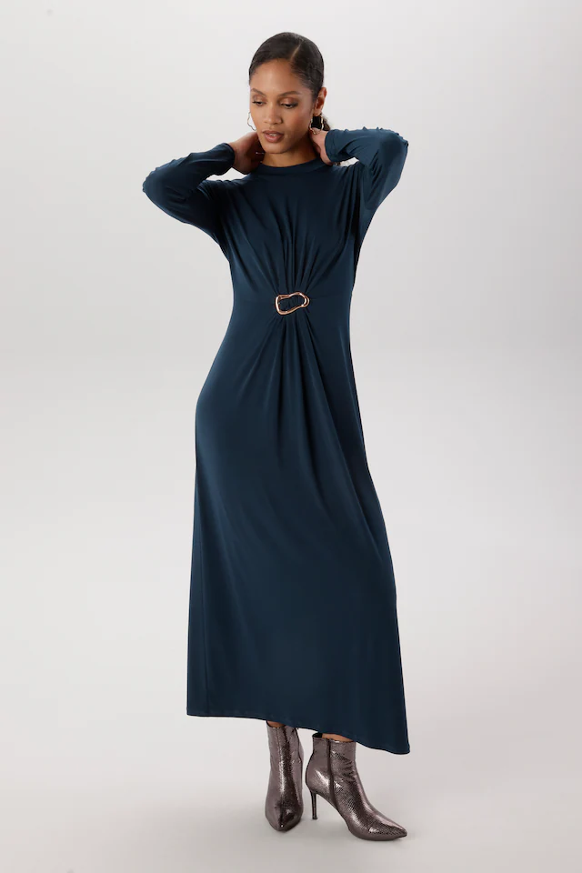 Aniston SELECTED Maxikleid schmeichelnde Raffung mit dekorativer Brosche - NEUE KOLLEKTION